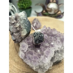 Ciondolo in Tanzanite grezza