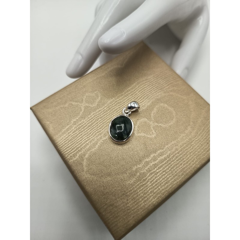 Ciondolo in Quarzo Tormalinato ovale