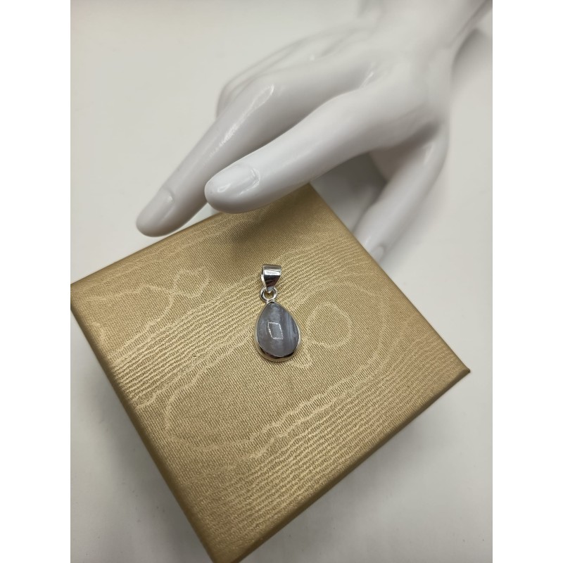 Ciondolo in Calcedonio blu Goccia